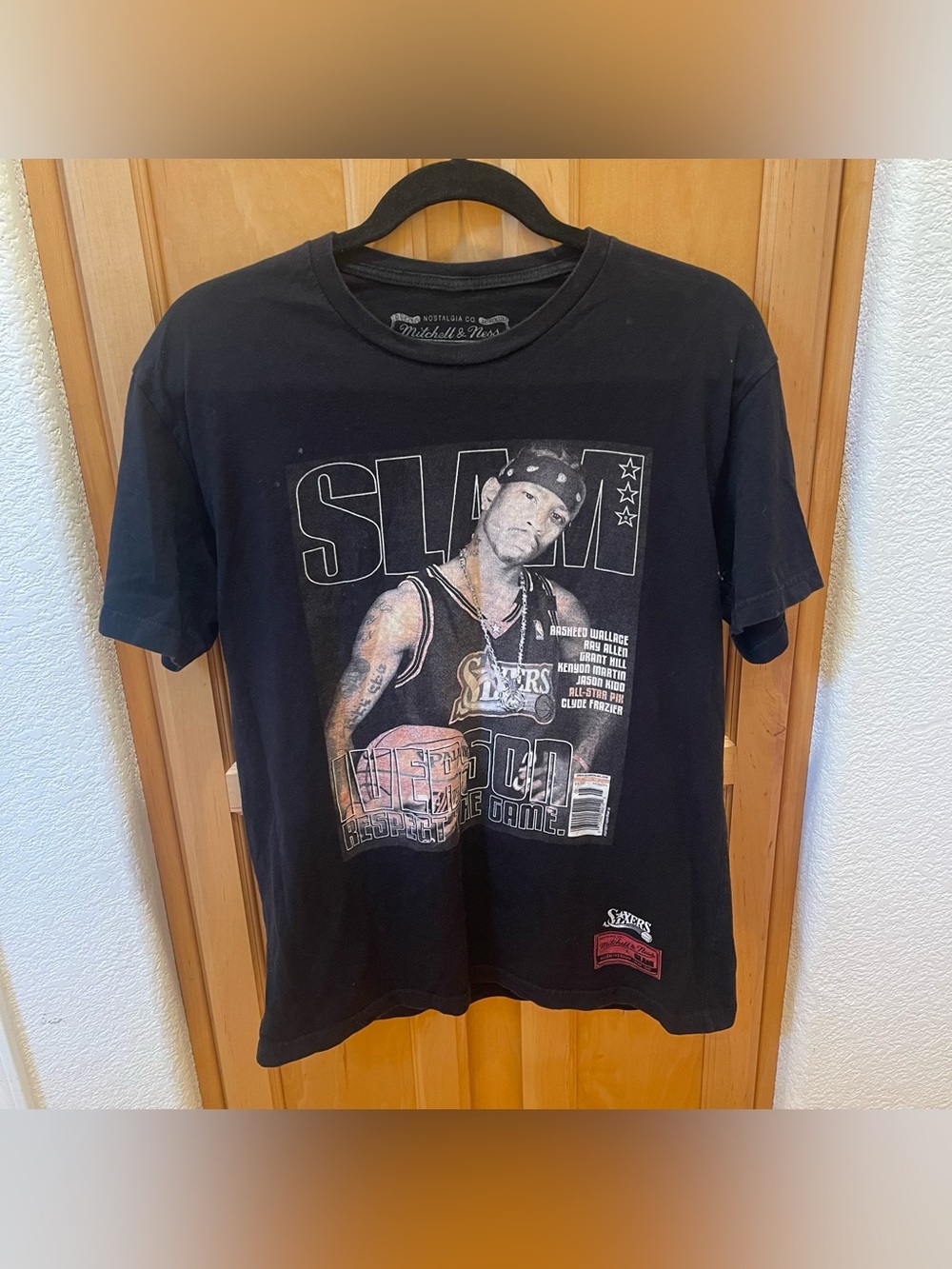 Mitchell & Ness Allen Iverson 76ers NBA Basketball Slam Graphic T-Shirt Medium